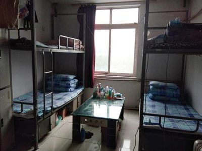 現(xiàn)代管理大學對學生公寓進行大檢查